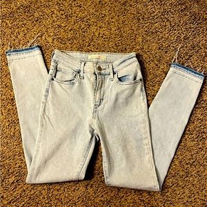 LEVI 521 HIGH RISE SKINNY JEANS